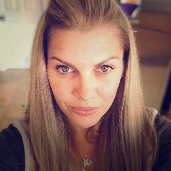 Meet your Posher, Melissa - Picture 1 of 1